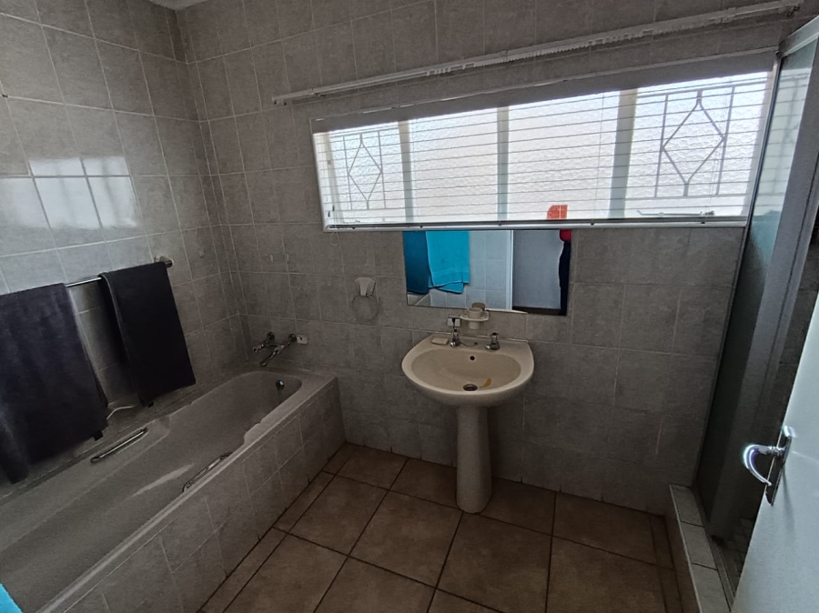 4 Bedroom Property for Sale in Protea Park North West